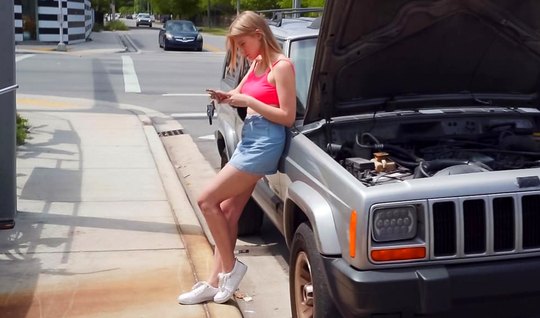 Молодая красотка согласилась на пикап и секс от первого лица в позе раком