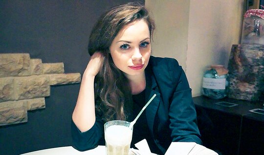 Русская девица повелась на пикап и теперь ебется на камеру